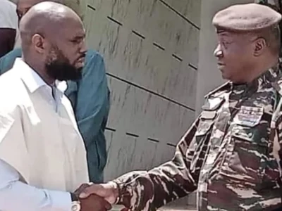 Mandat international contre Kemi Seba